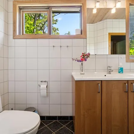 Gullmaj - 200m From The Sea By Interhome בית נופש