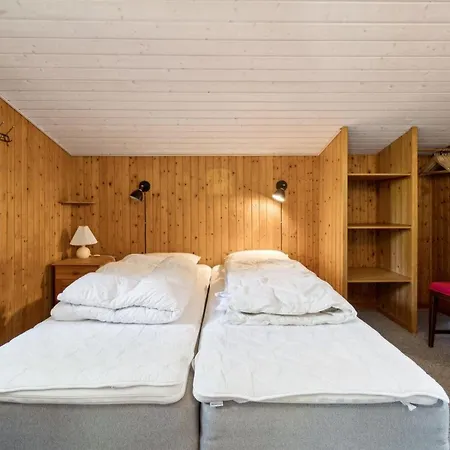 Gullmaj - 200m From The Sea By Interhome בית נופש *