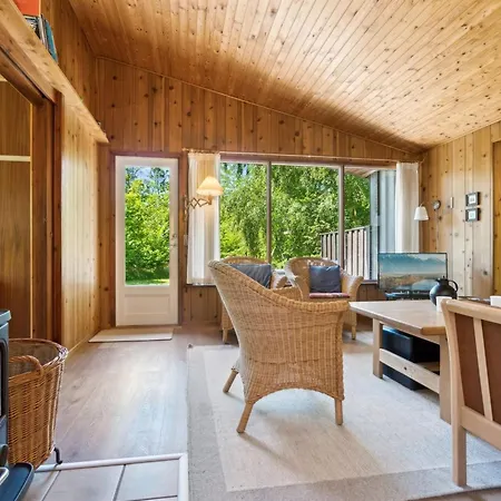 Gullmaj - 200m From The Sea By Interhome בית נופש