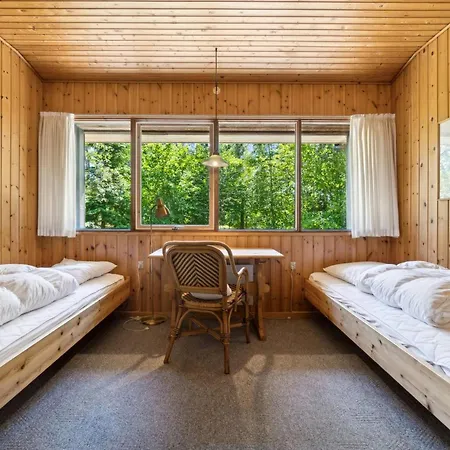 Gullmaj - 200m From The Sea By Interhome